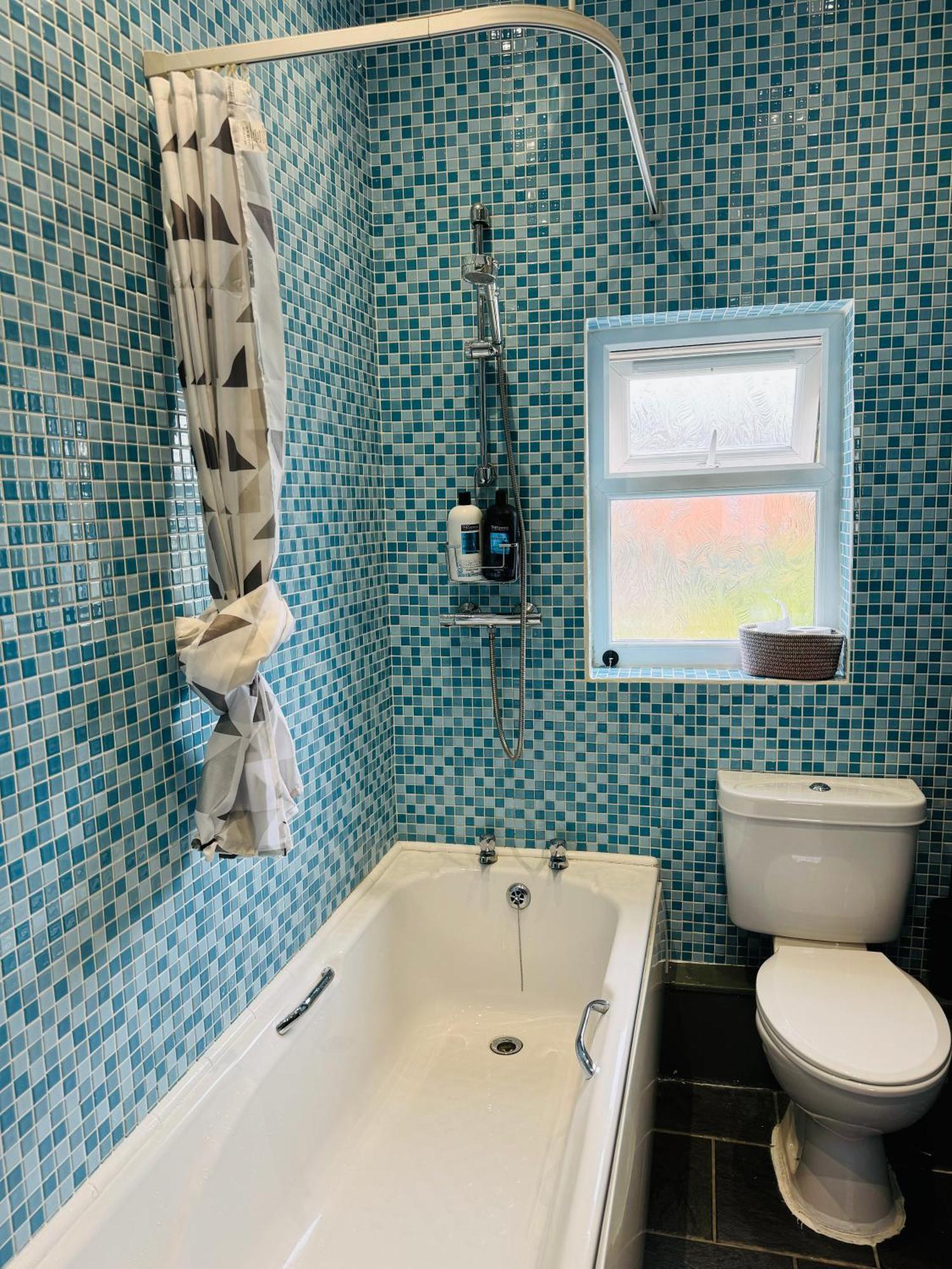 The Cosy Home In Burton. Sleeps 5. Fast Wi-Fi Exterior photo