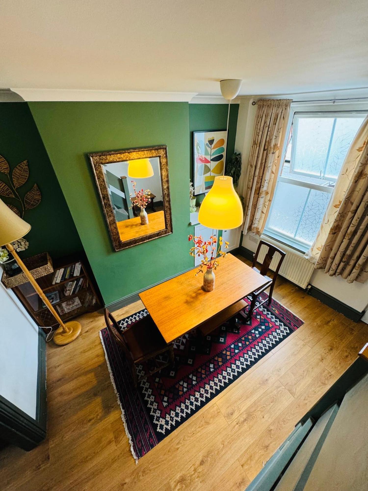 The Cosy Home In Burton. Sleeps 5. Fast Wi-Fi Exterior photo
